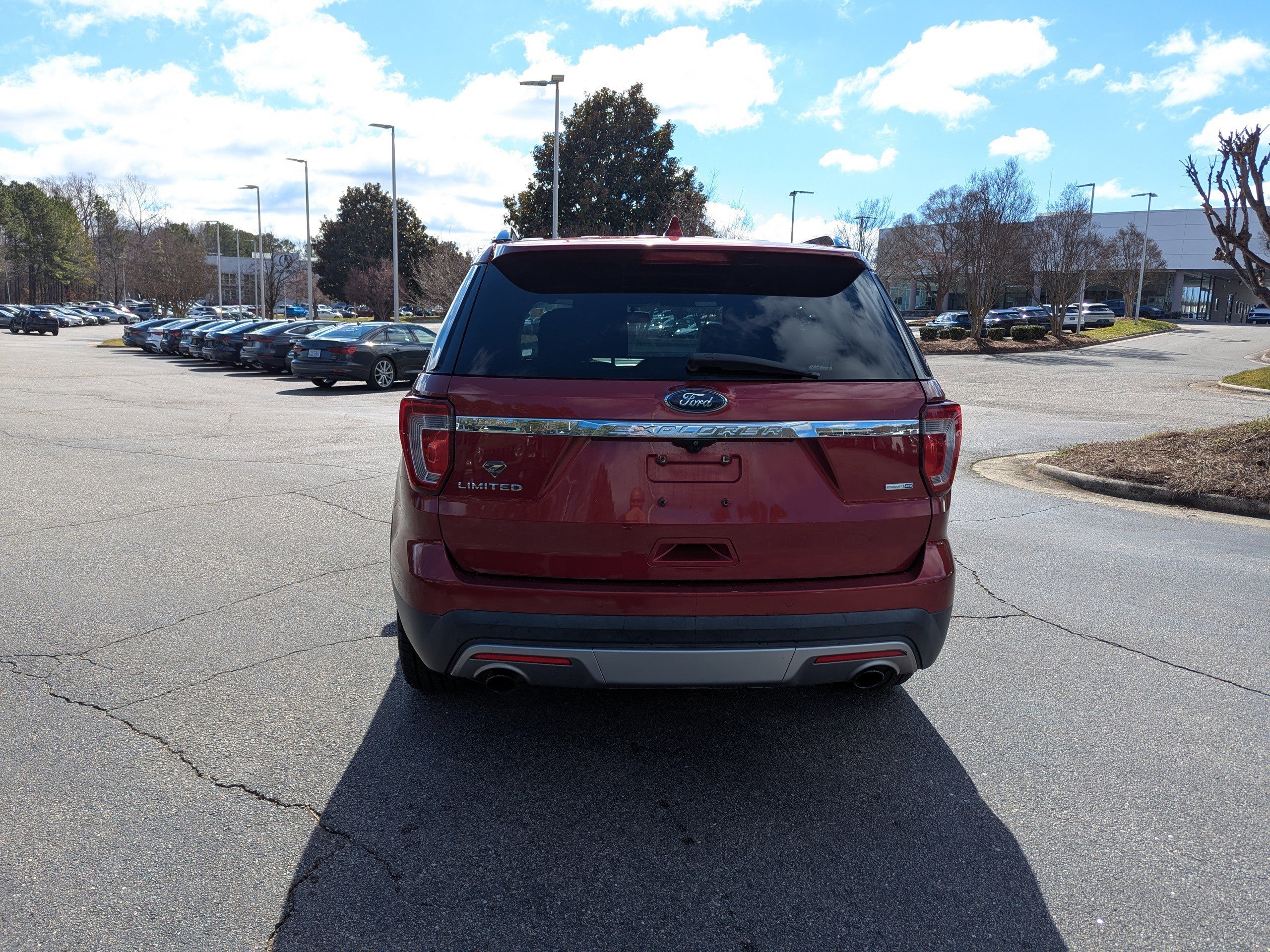 Used 2017 Ford Explorer Limited w/ Class II Trailer Tow Package image 6