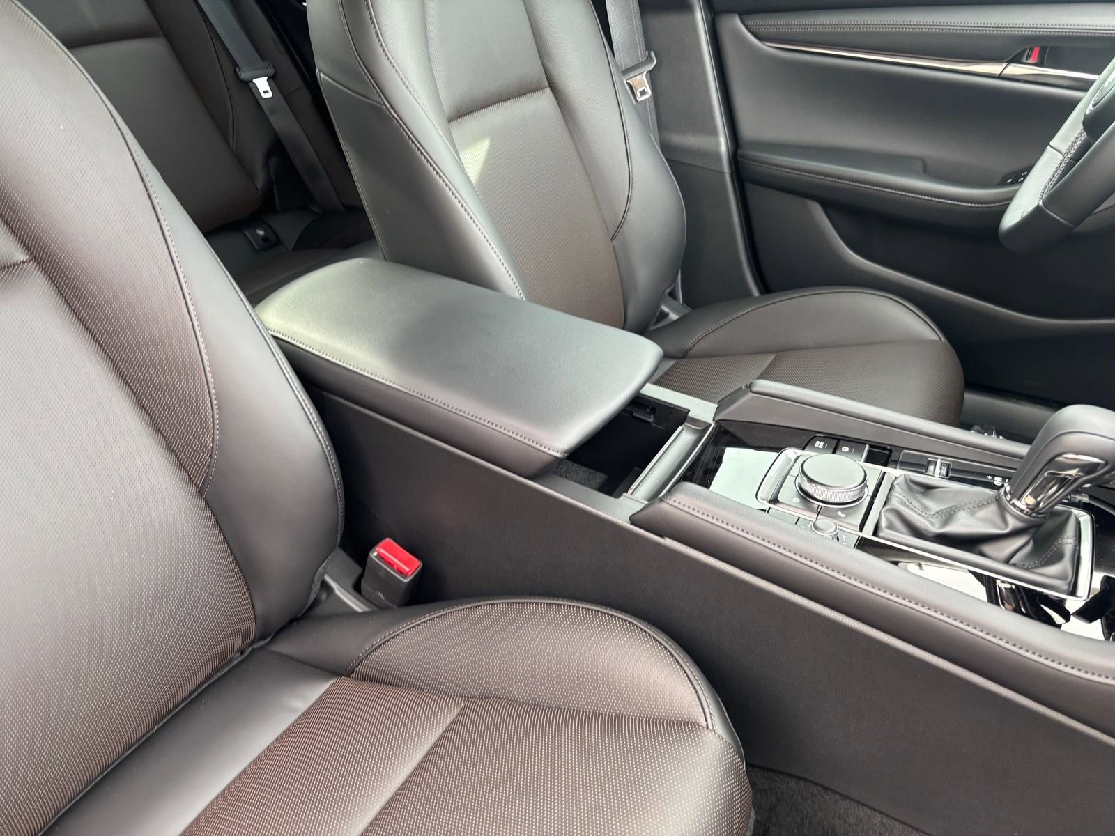 New 2026 MAZDA MAZDA3 2.5 Turbo Sedan w/Premium Plus image 12