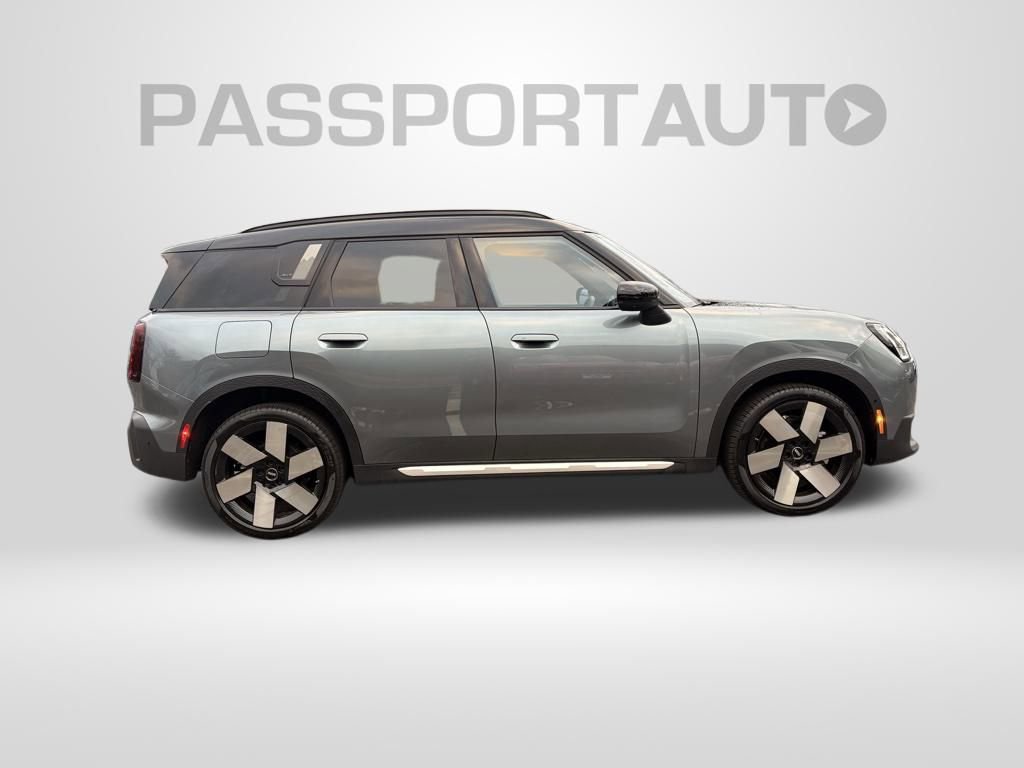 Used 2025 MINI Cooper Countryman S w/ Comfort Package Max image 7