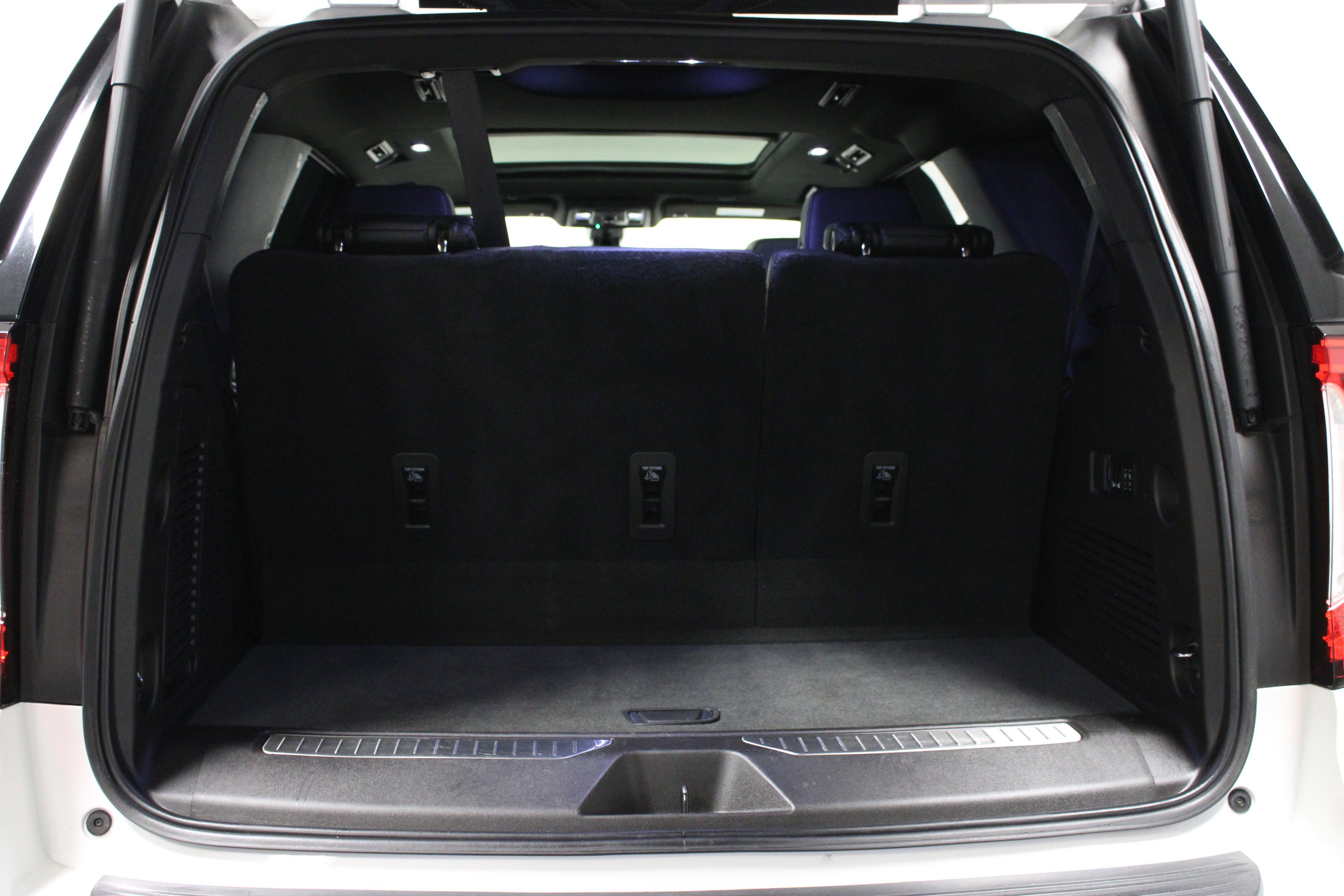 Used 2021 GMC Yukon Denali w/ Denali Premium Package image 15