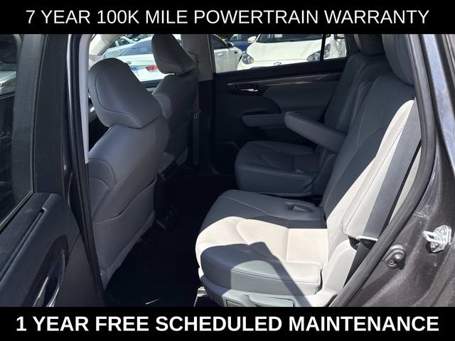 Used 2022 Toyota Highlander Platinum AWD/4WD image 17