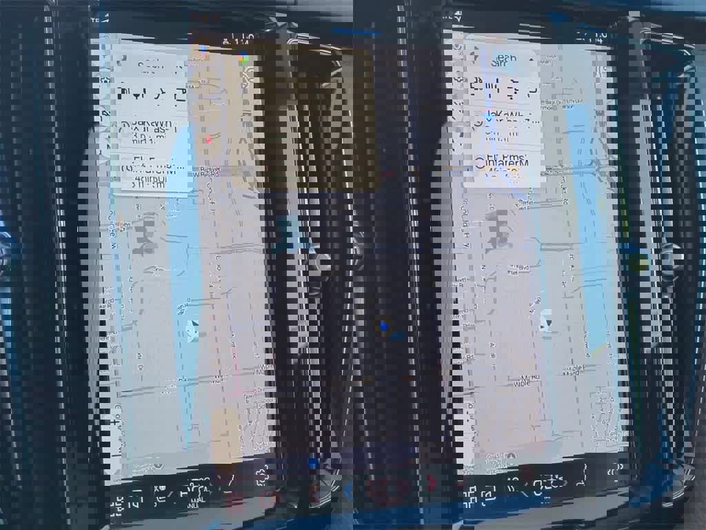 Used 2024 Volvo XC60 B5 Plus w/ Protection Package Premier image 29