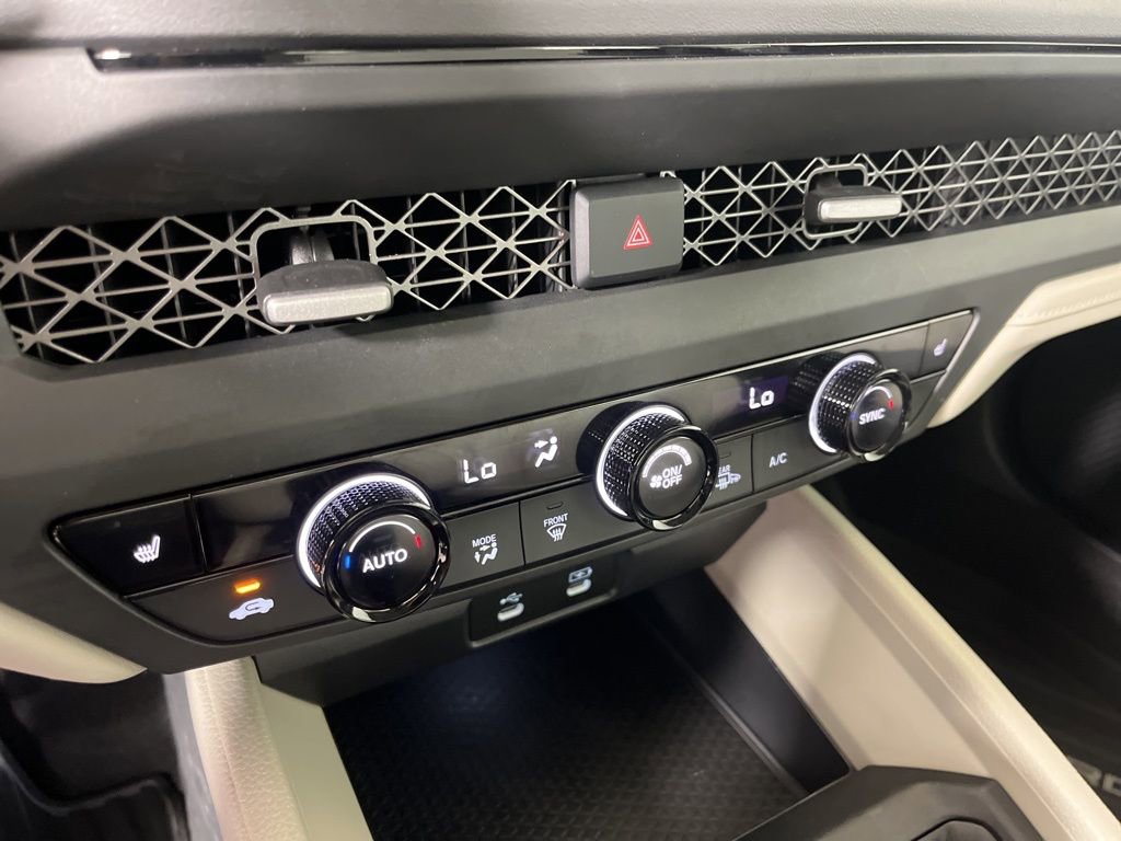 Certified 2025 Honda Accord SE image 30