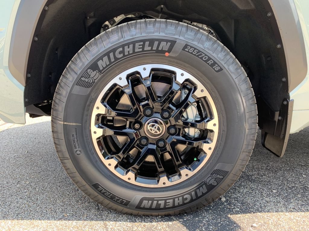 New 2026 Toyota Tundra SR5 AWD/4WD image 31