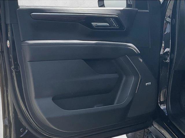 Used 2025 Chevrolet Tahoe Premier RWD image 18