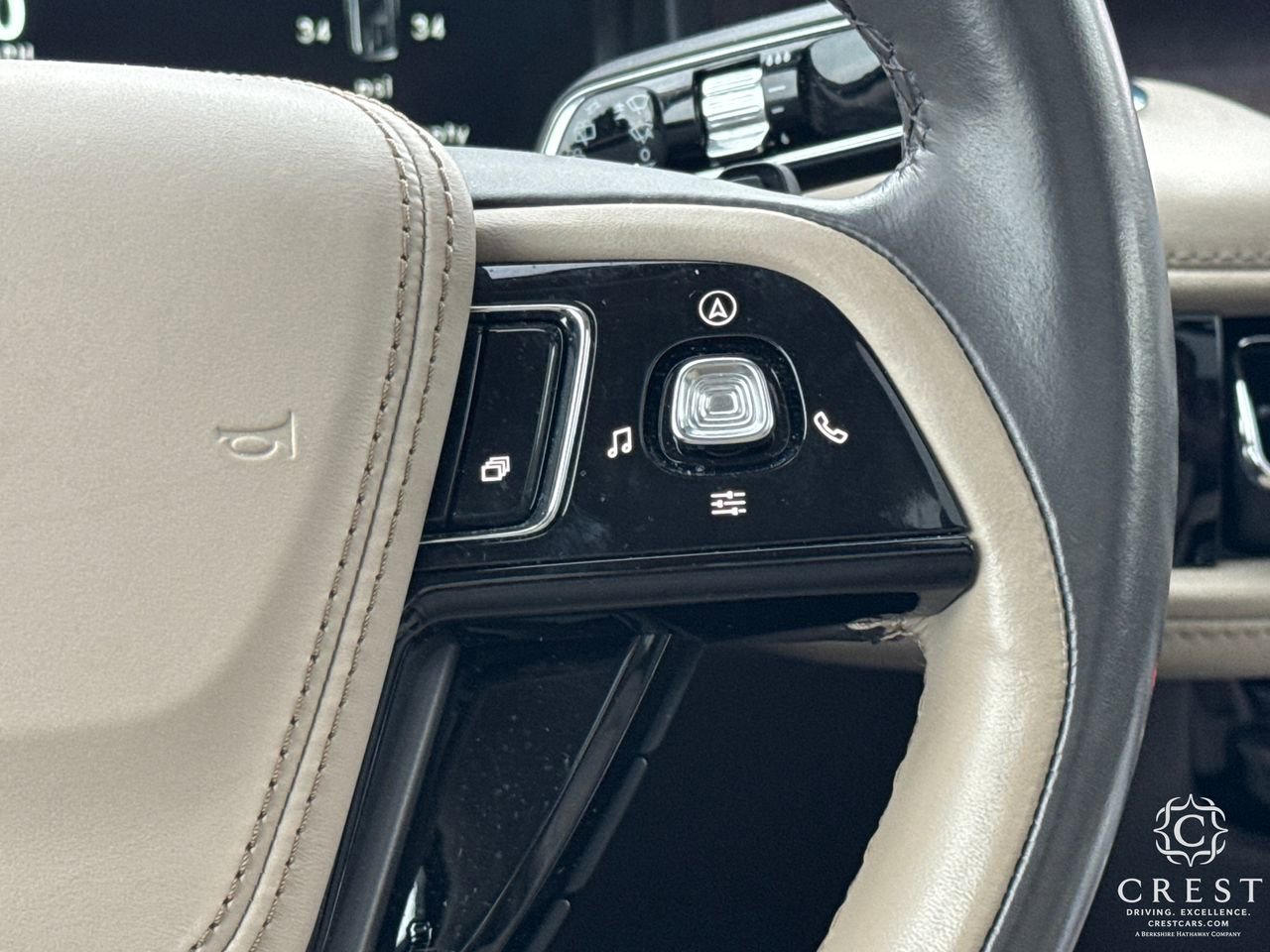 Used 2022 Lincoln Aviator Reserve w/ Equipment Group 201A RWD image 17