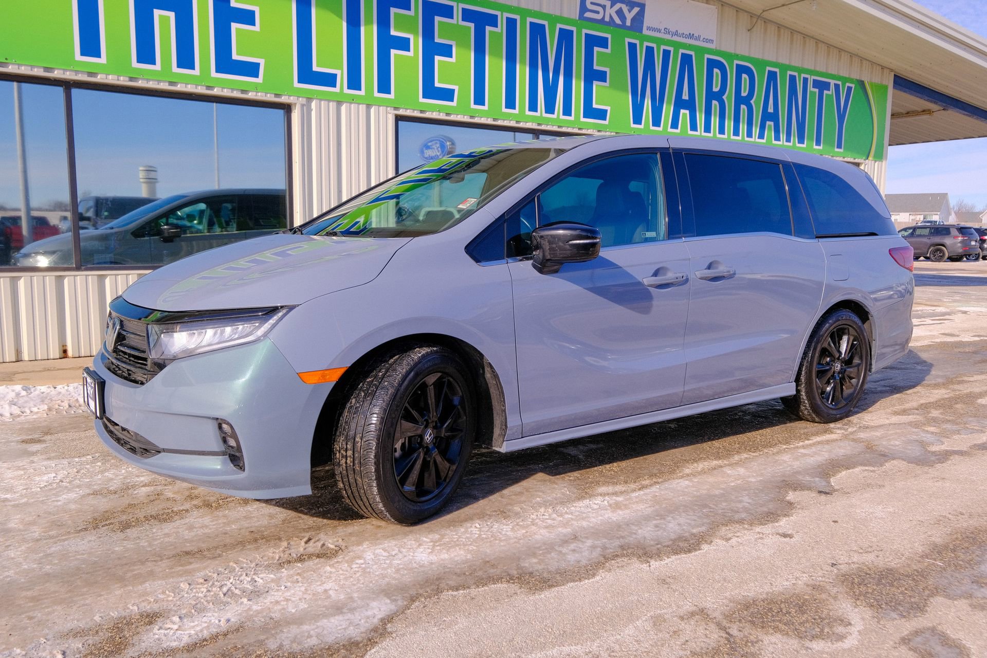 Used 2023 Honda Odyssey Sport image 2