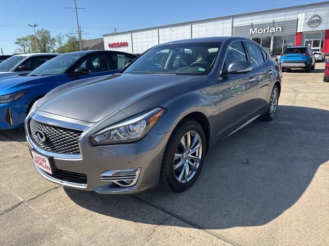 Used 2019 INFINITI Q70 Luxe image 2