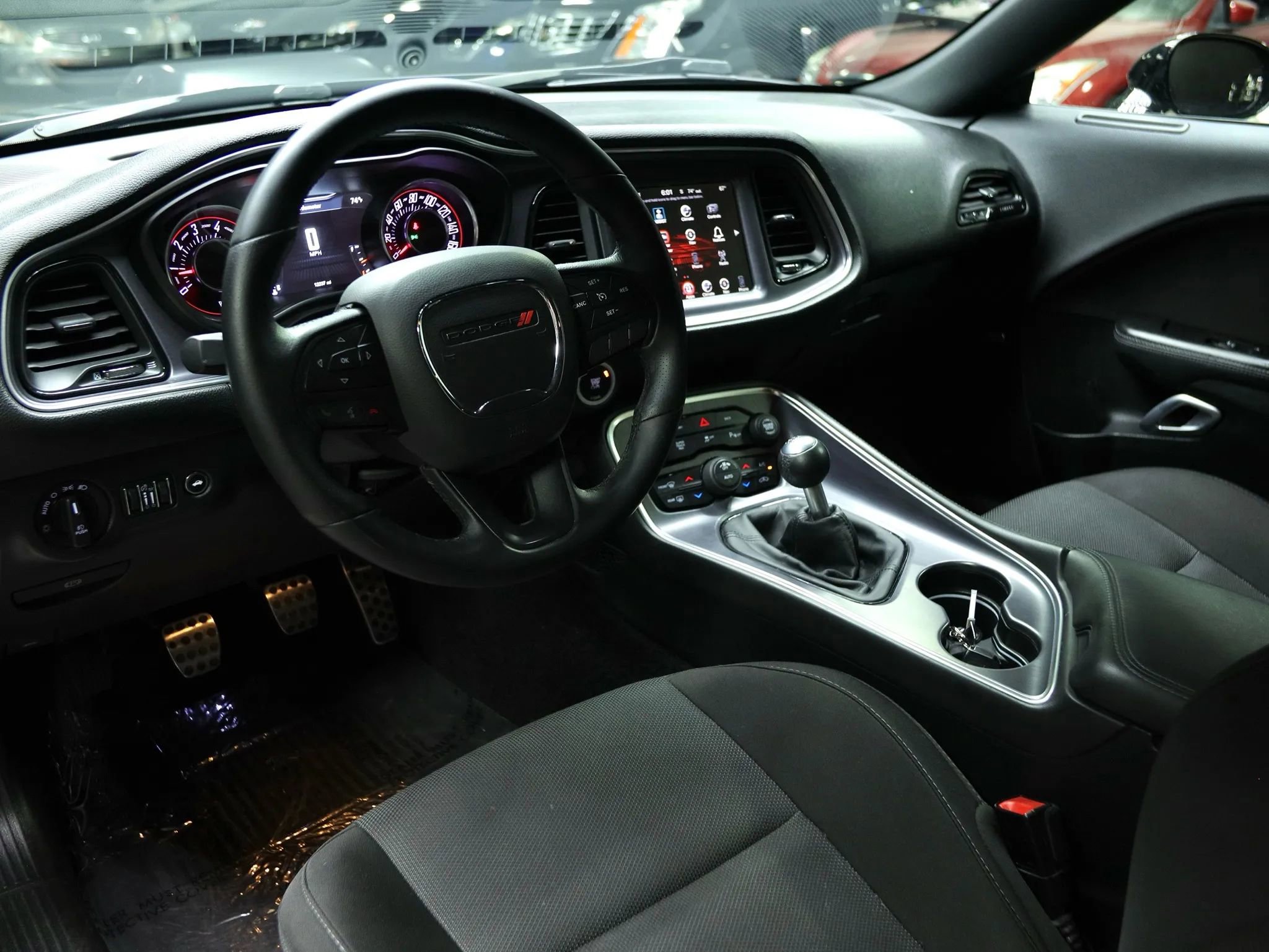 Used 2016 Dodge Challenger R/T image 27