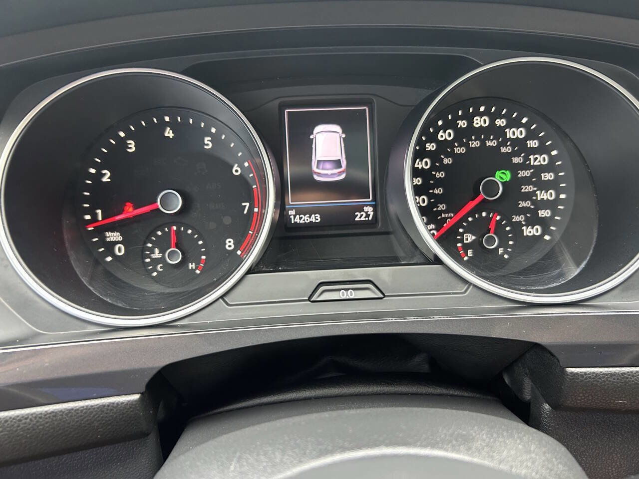 Used 2020 Volkswagen Tiguan SE w/ Panoramic Sunroof Package image 25