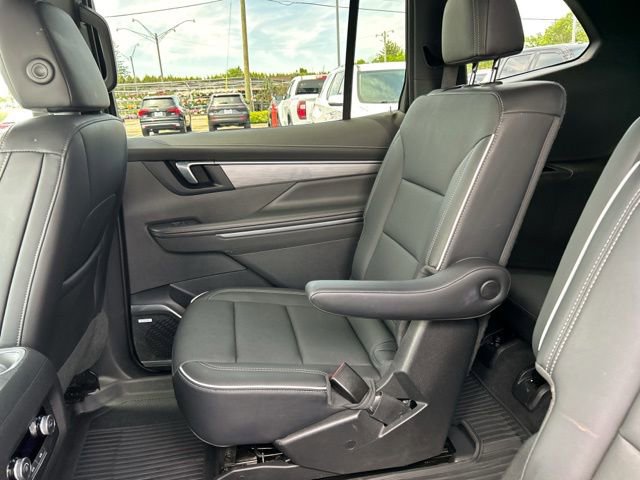 Used 2025 Buick Enclave Preferred w/ LPO, Floor Liner Package AWD/4WD image 17