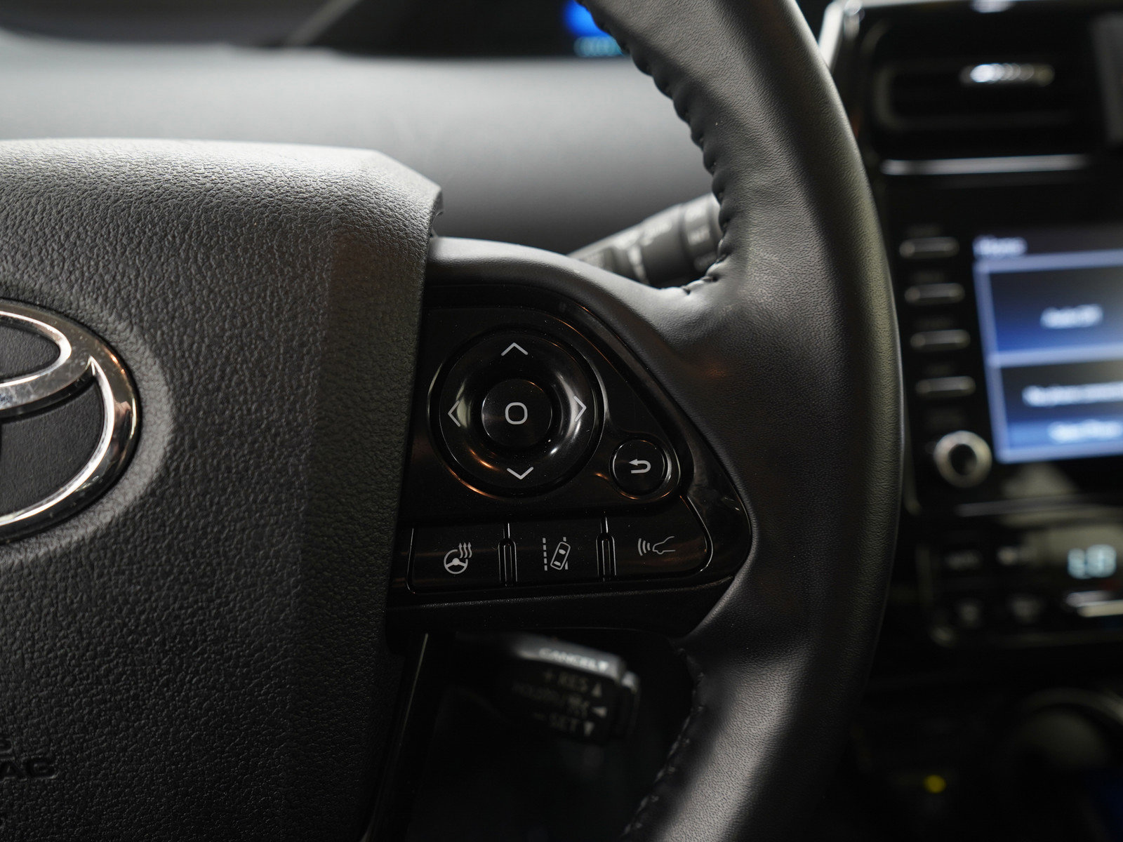 Used 2021 Toyota Prius XLE AWD/4WD image 23