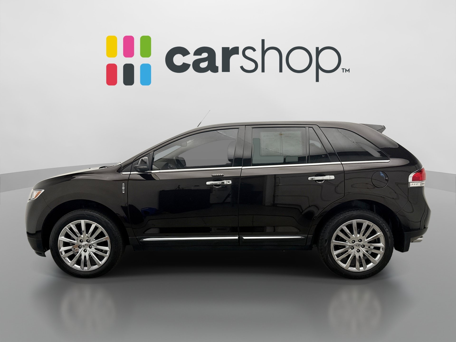 Used 2013 Lincoln MKX AWD image 2