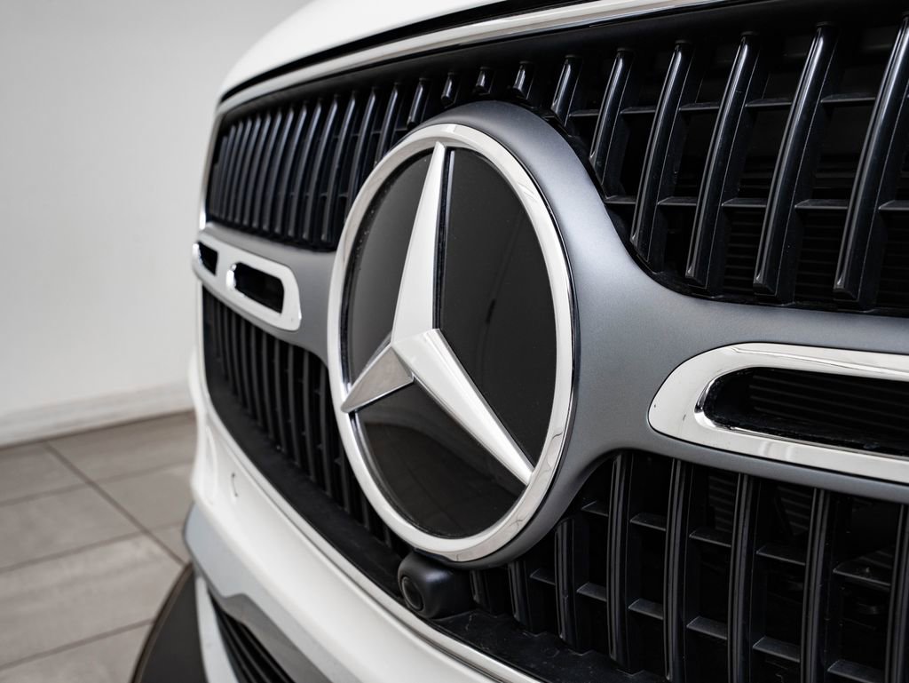 New 2026 Mercedes-Benz GLC 300 4MATIC image 3