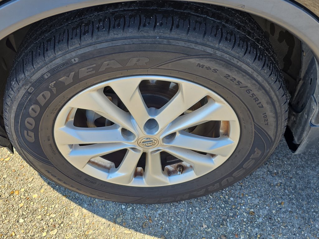 Used 2014 Nissan Rogue SV FWD image 11