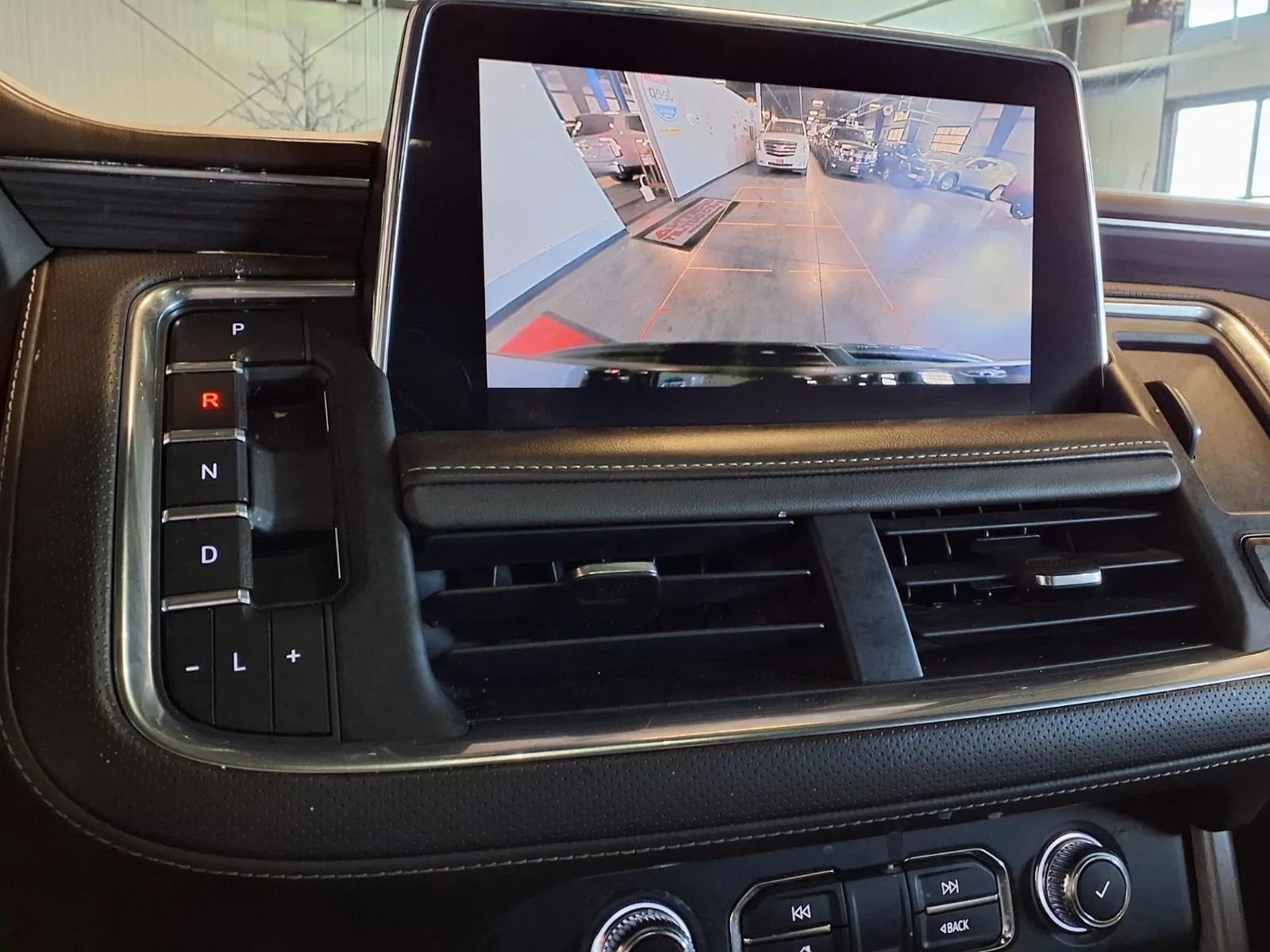 Used 2021 GMC Yukon XL SLT image 23