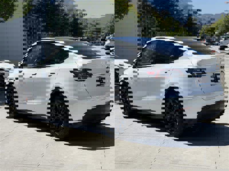 Used 2023 Tesla Model Y Long Range AWD/4WD image 4