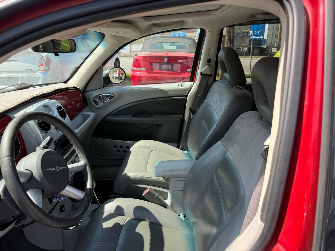 Used 2006 Chrysler PT Cruiser Limited FWD image 16