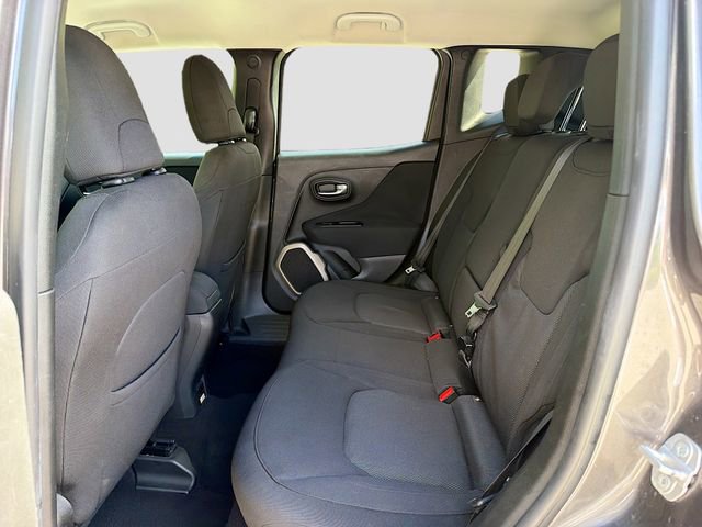 Used 2017 Jeep Renegade Latitude w/ Popular Equipment Group FWD image 19