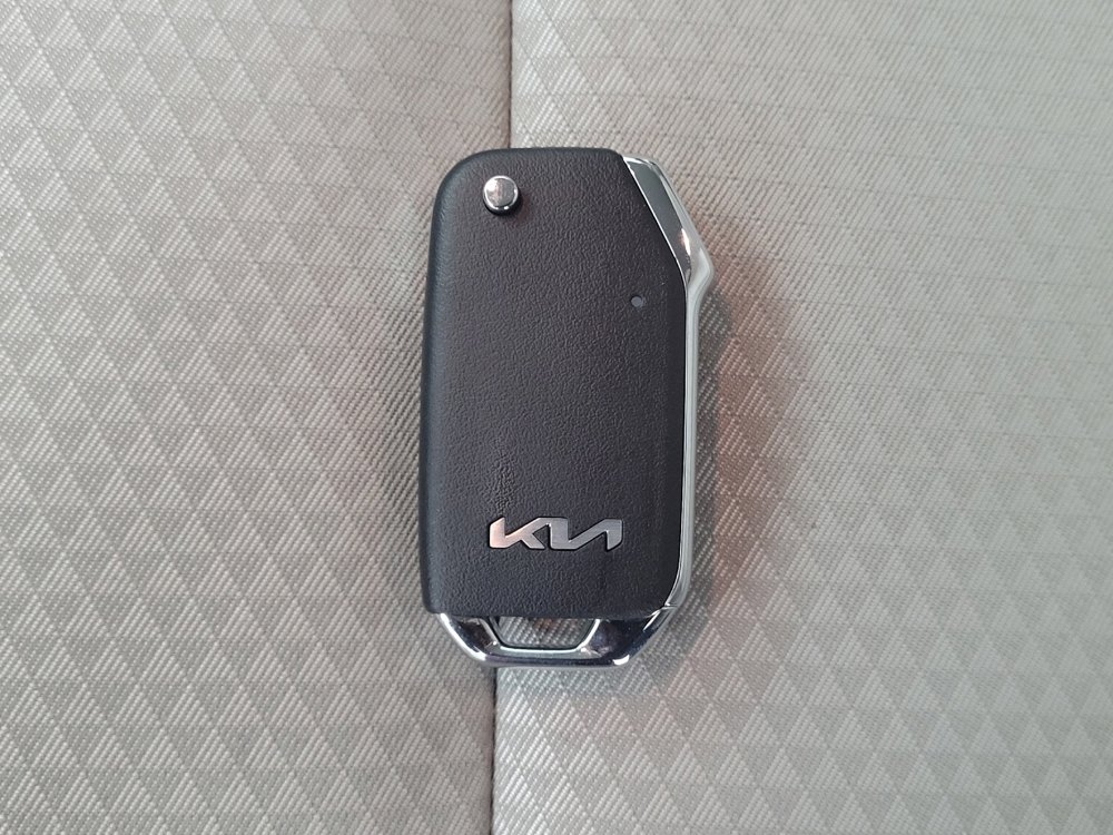 Used 2025 Kia Soul LX w/ LX Technology Package image 32