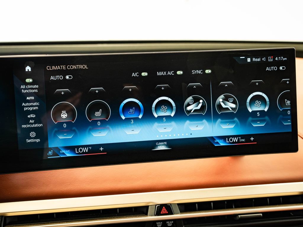Used 2023 BMW iX xDrive50 w/ Sport Package AWD/4WD image 30