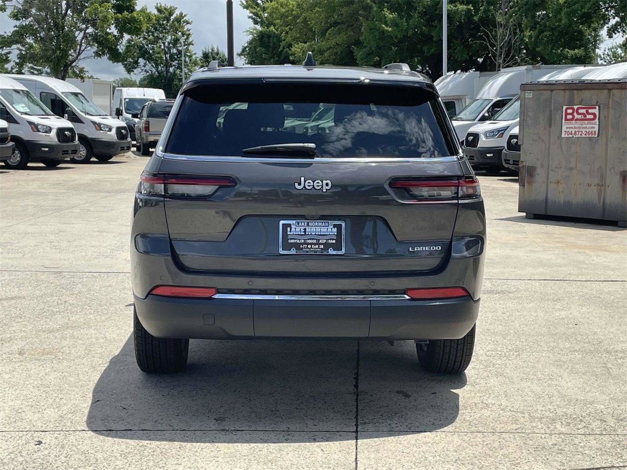 New 2025 Jeep Grand Cherokee L Laredo image 8
