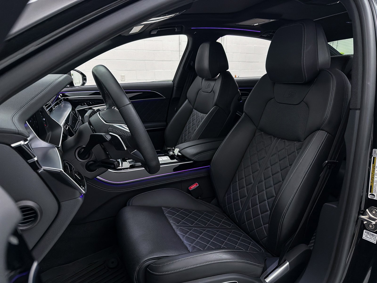 Used 2024 Audi S8 4.0T image 28