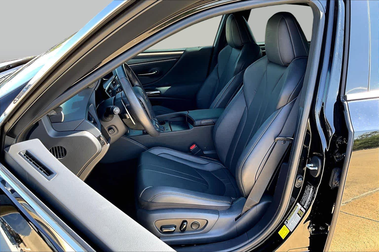Used 2024 Lexus ES 350 F Sport w/ Accessory Package (Z2) FWD image 8