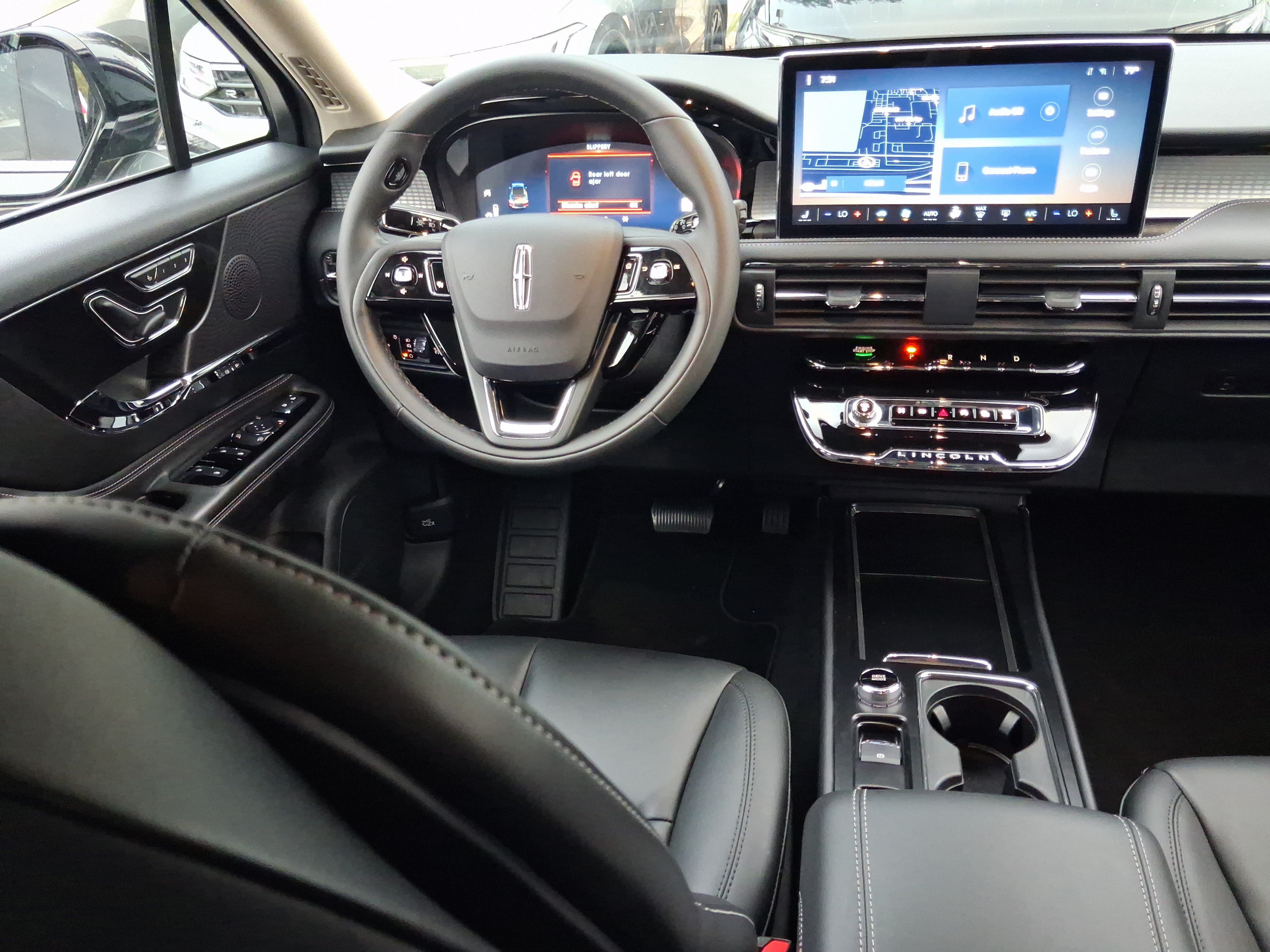 Certified 2024 Lincoln Corsair FWD image 8