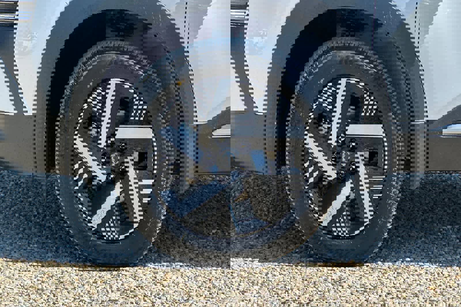 New 2026 Nissan Kicks SV image 30