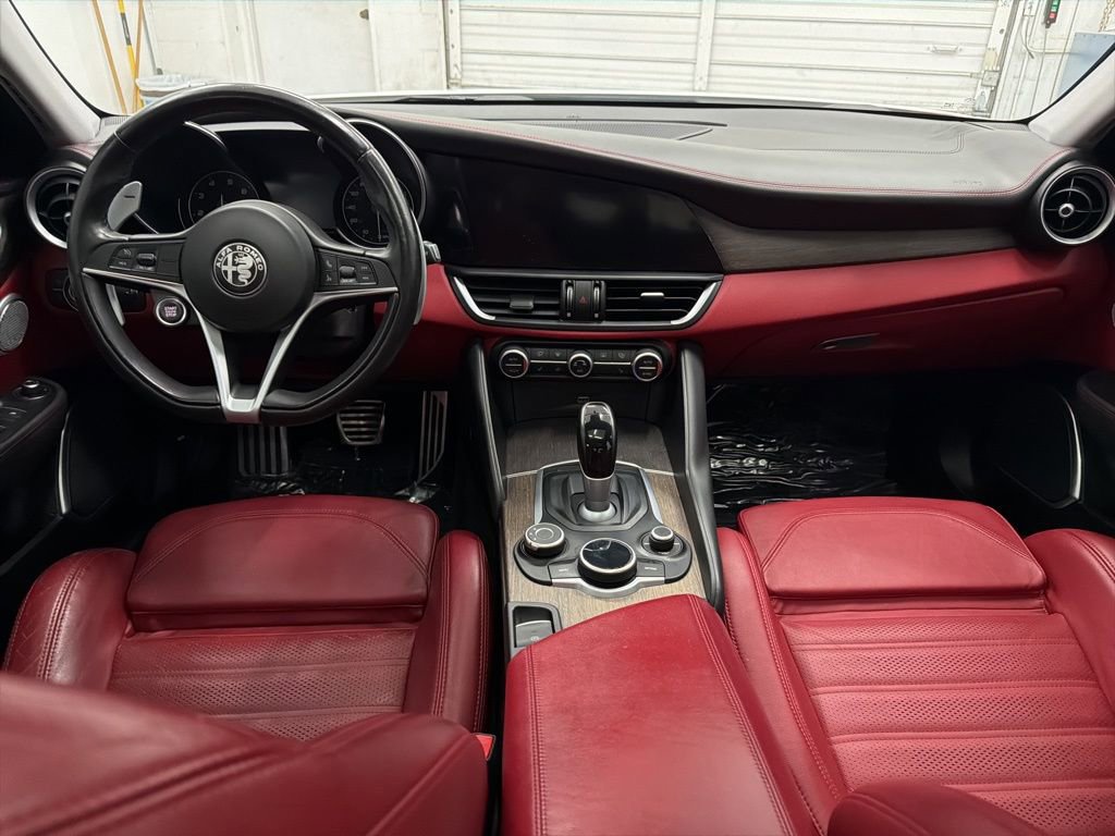 Used 2019 Alfa Romeo Giulia Ti w/ Quick Order Package 22Z Lusso image 23