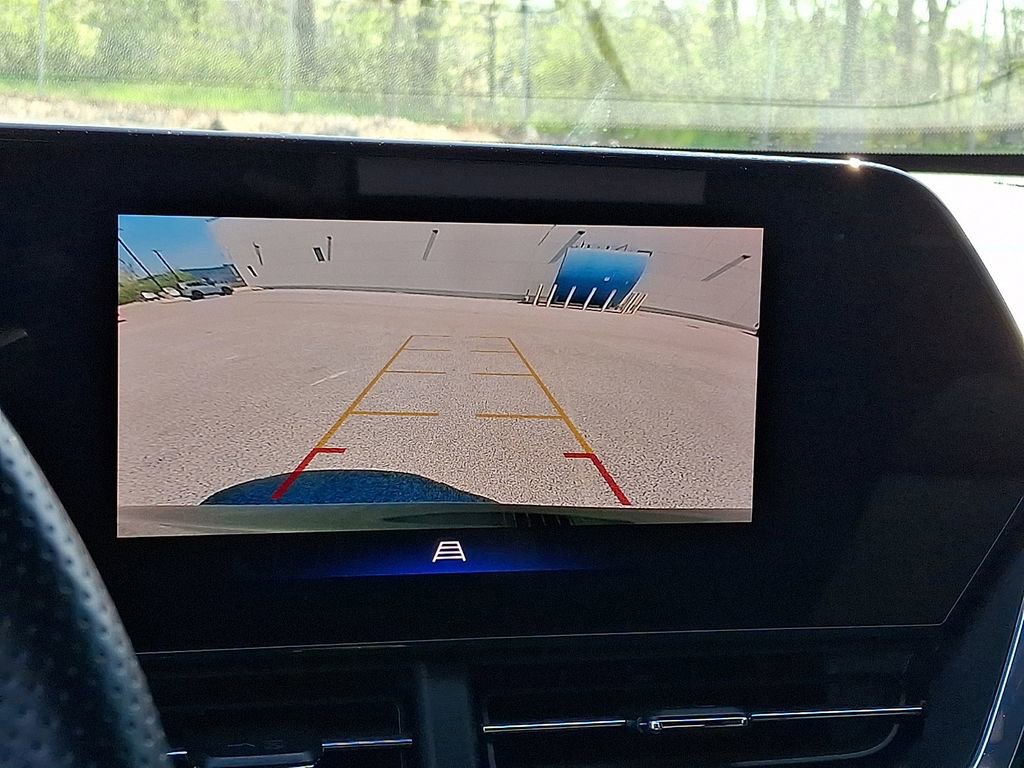 Used 2024 Chevrolet Trax RS image 4