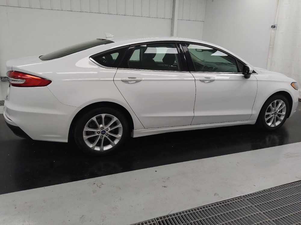 Used 2020 Ford Fusion SE FWD image 10