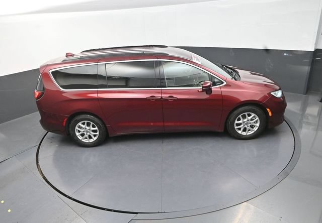 Used 2022 Chrysler Pacifica Touring-L FWD image 18