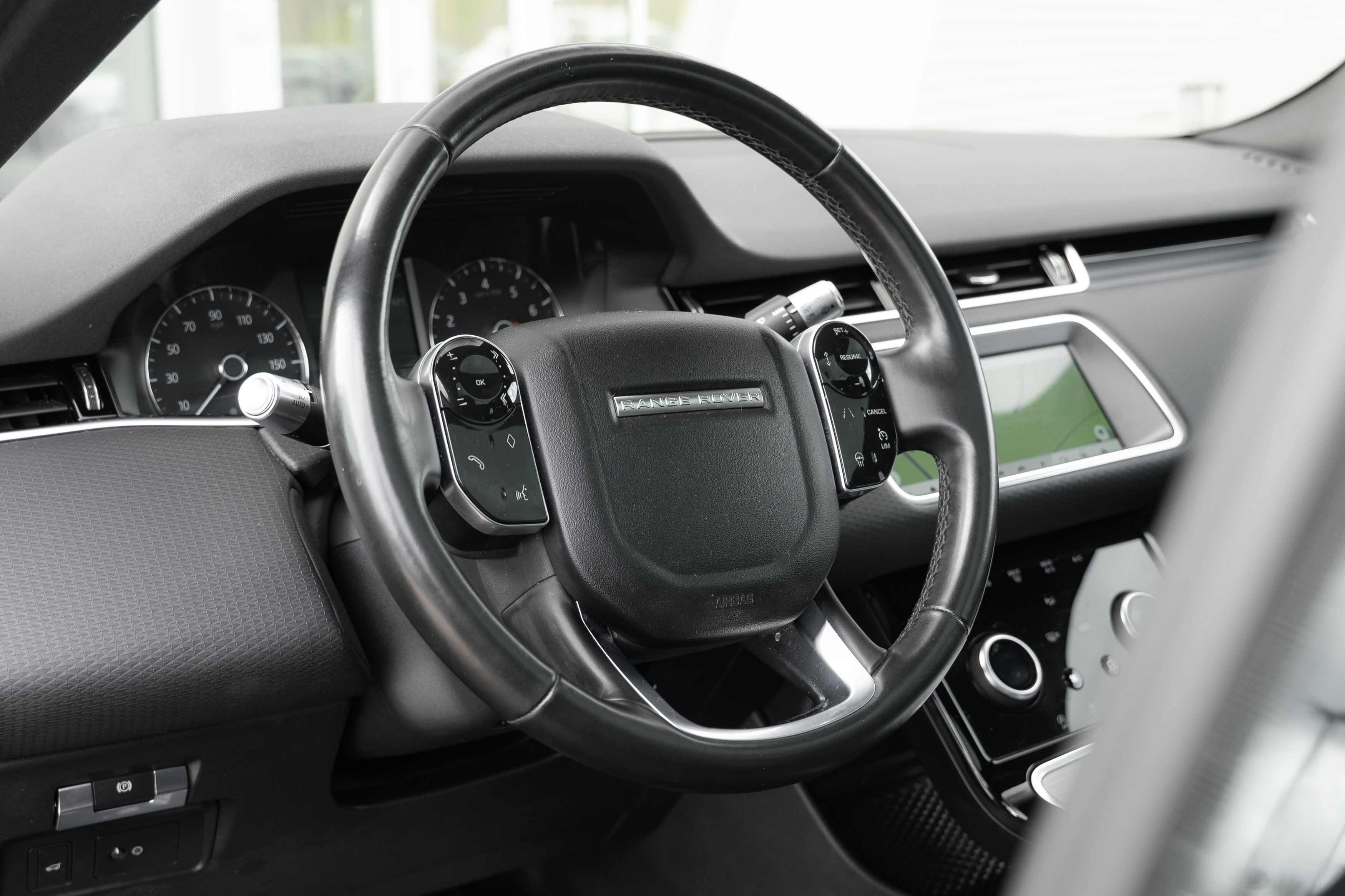 Used 2020 Land Rover Range Rover Evoque S image 11