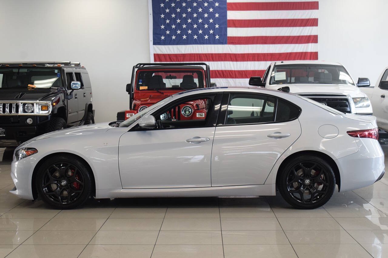 Used 2022 Alfa Romeo Giulia Ti RWD image 4