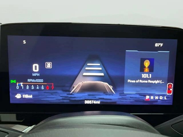 Used 2025 Chevrolet Suburban LT RWD image 12