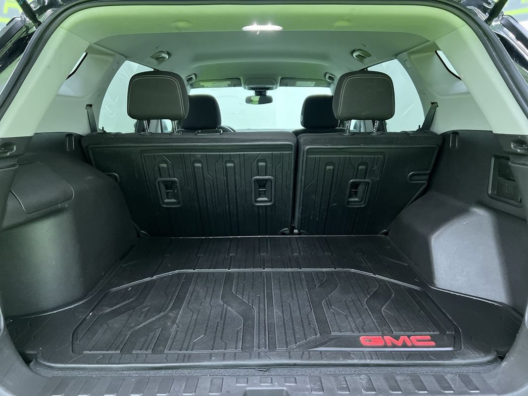 Used 2024 GMC Terrain SLE w/ Driver Convenience Package FWD image 27