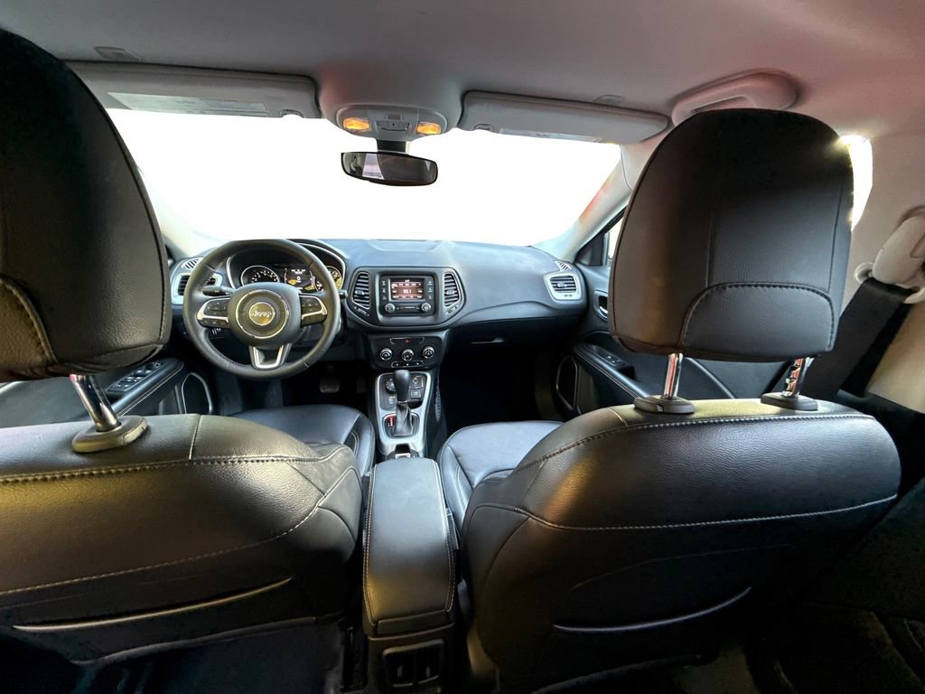 Used 2018 Jeep Compass Latitude w/ Cold Weather Group image 17