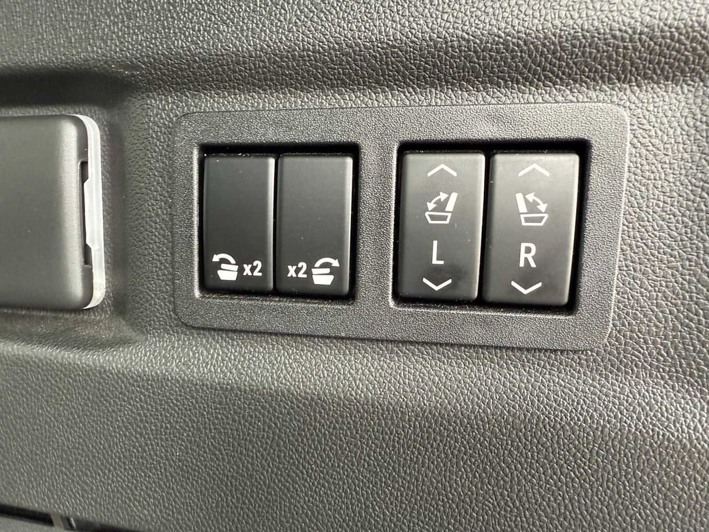 Used 2022 Chevrolet Tahoe RST image 9