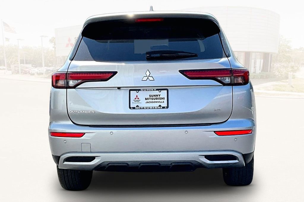 Used 2022 Mitsubishi Outlander SE image 5