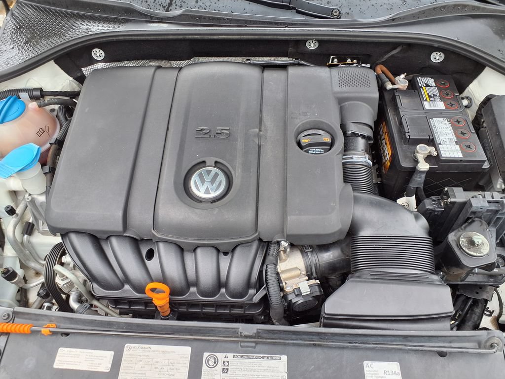 Used 2013 Volkswagen Passat 2.5 SE FWD image 33