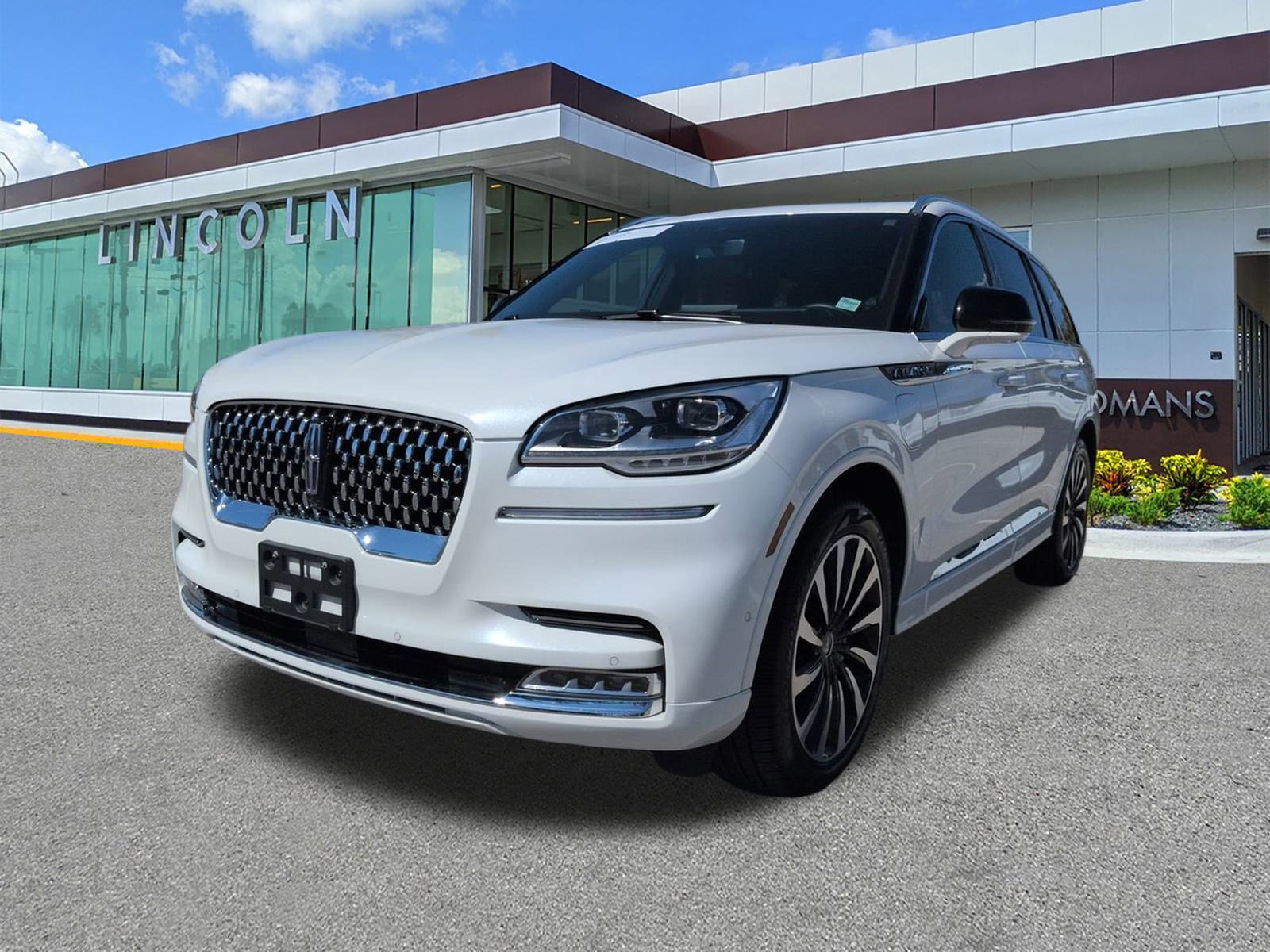 Certified 2023 Lincoln Aviator Black Label Grand Touring w/ Class IV Trailer Tow Package image 9