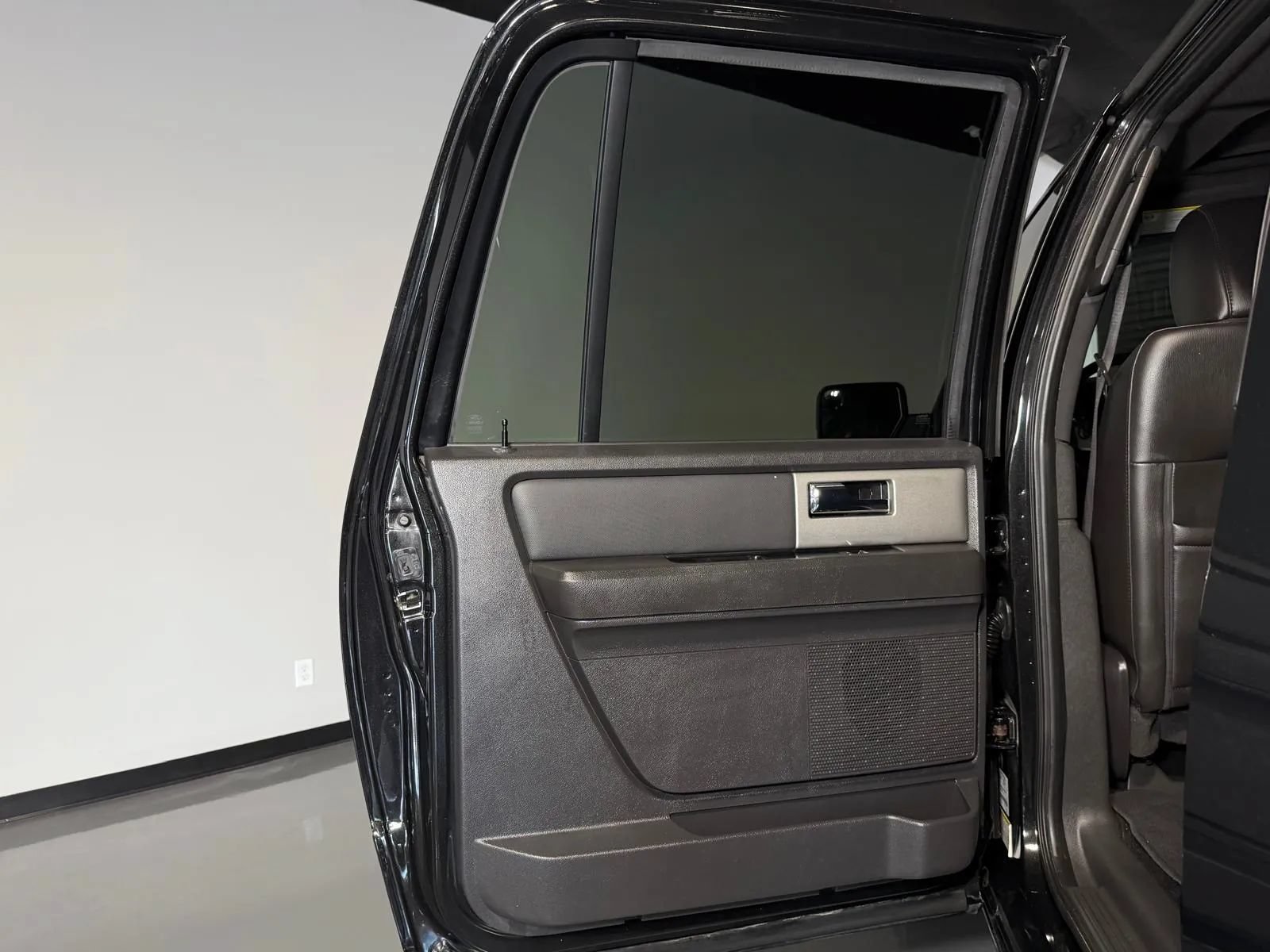 Used 2014 Ford Expedition EL Limited w/ Equipment Group 301A RWD image 20