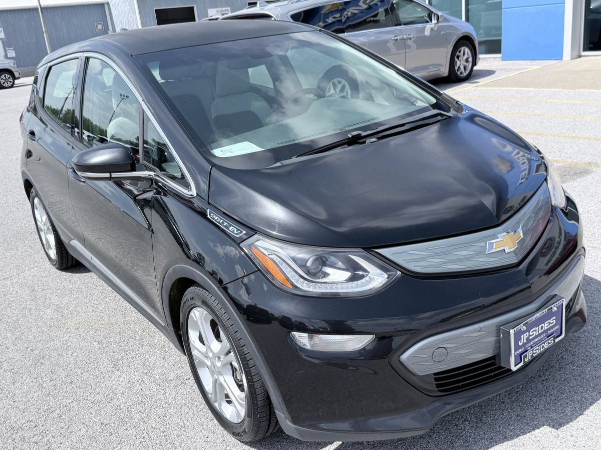 Used 2017 Chevrolet Bolt LT FWD image 2