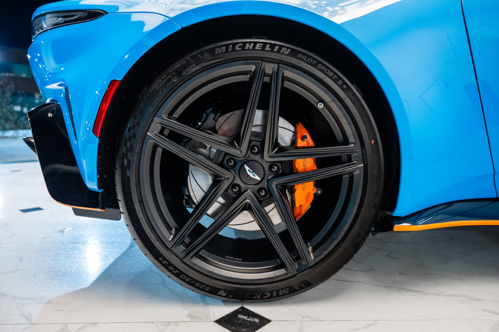 Used 2025 Aston Martin V8 Vantage Coupe image 45