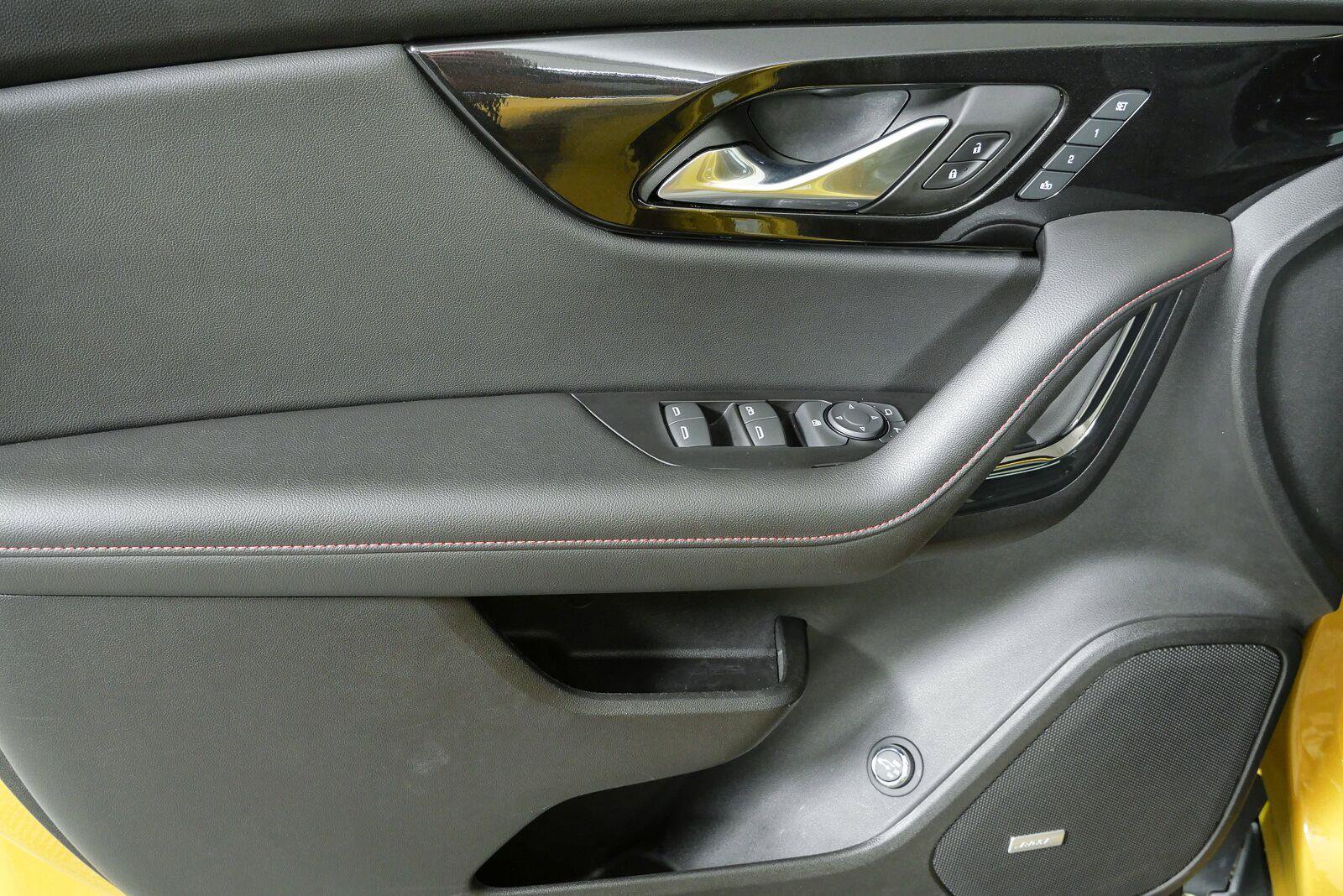Used 2022 Chevrolet Blazer RS w/ Enhanced Convenience Package FWD image 6