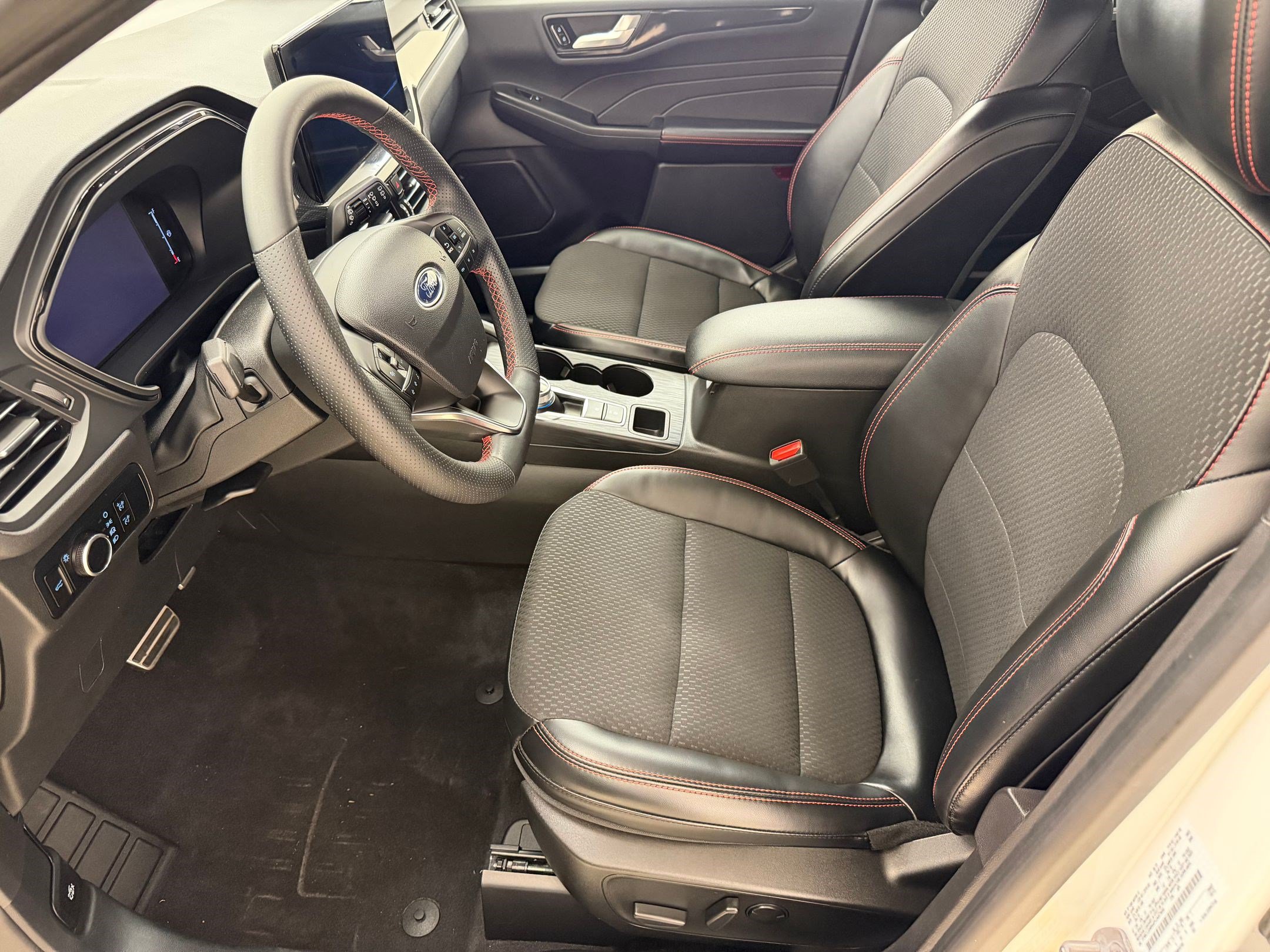 Certified 2023 Ford Escape ST-Line w/ Tech Pack #1 FWD image 5