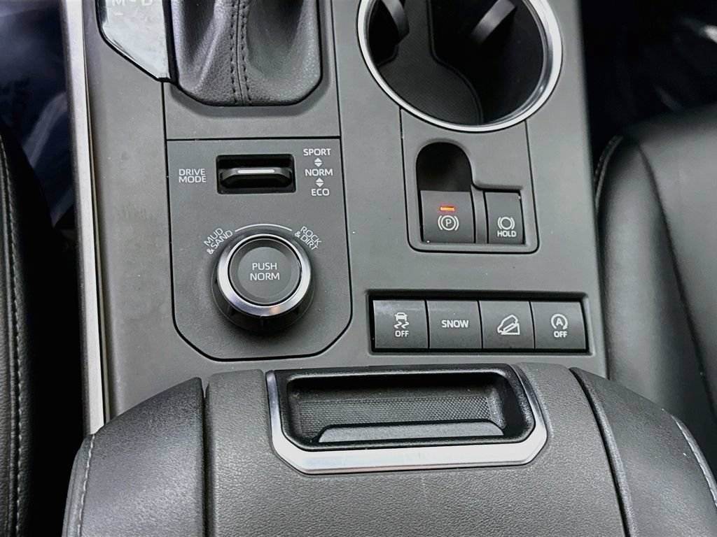 Certified 2021 Toyota Highlander XSE AWD/4WD image 11