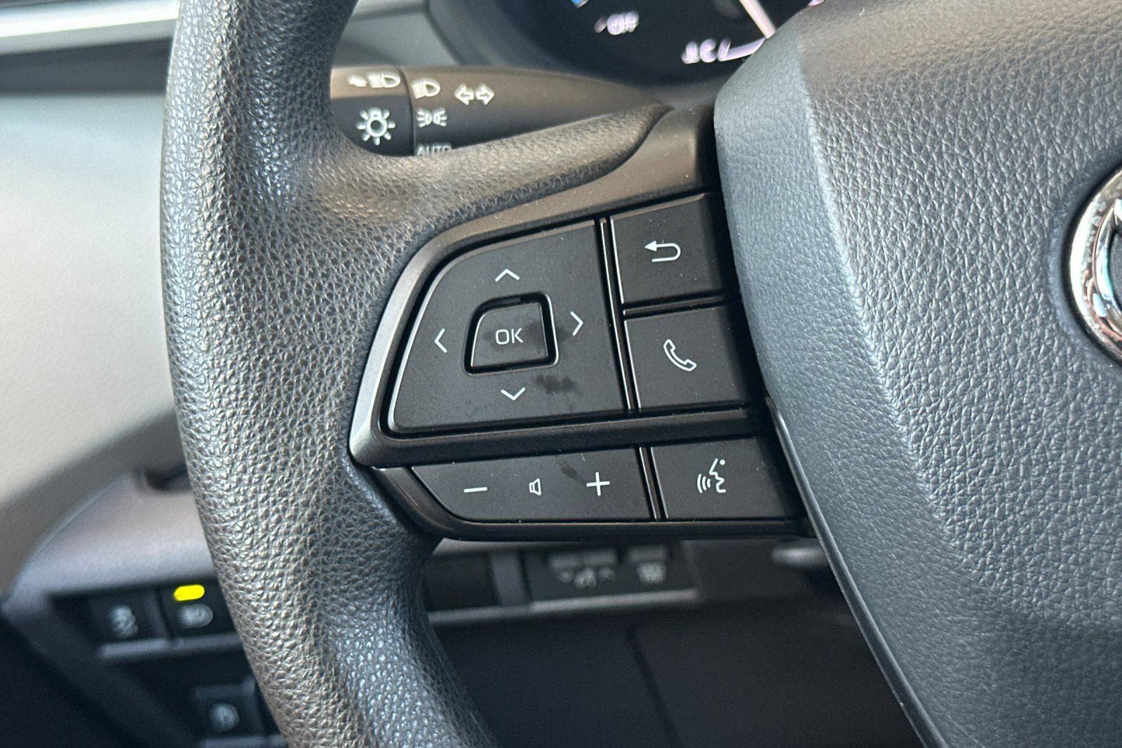 Certified 2024 Toyota Sienna LE AWD/4WD image 28
